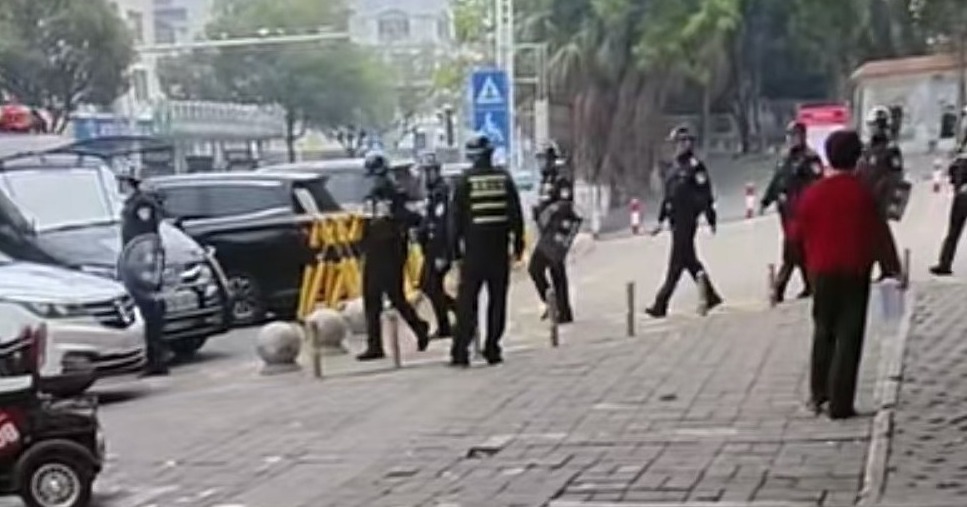 辟谣 | 网传“鹿寨某校学生打架引警察”系谣言，造谣者已被依法处罚